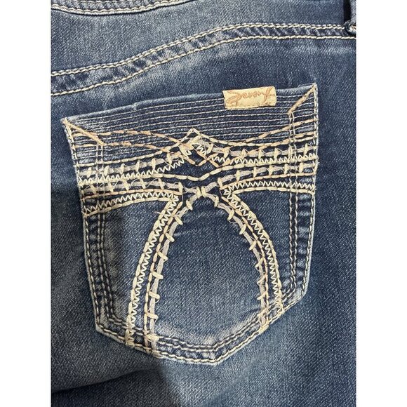 Seven7 Jeans Womens Size 14 Blue Denim Capri Medium Wash Embroidery pockets - Picture 8 of 10